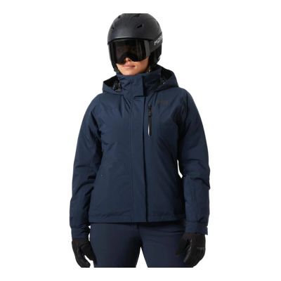 Kvindelig model set forfra i navyblå Helly Hansen Crewser Insulated skijakke